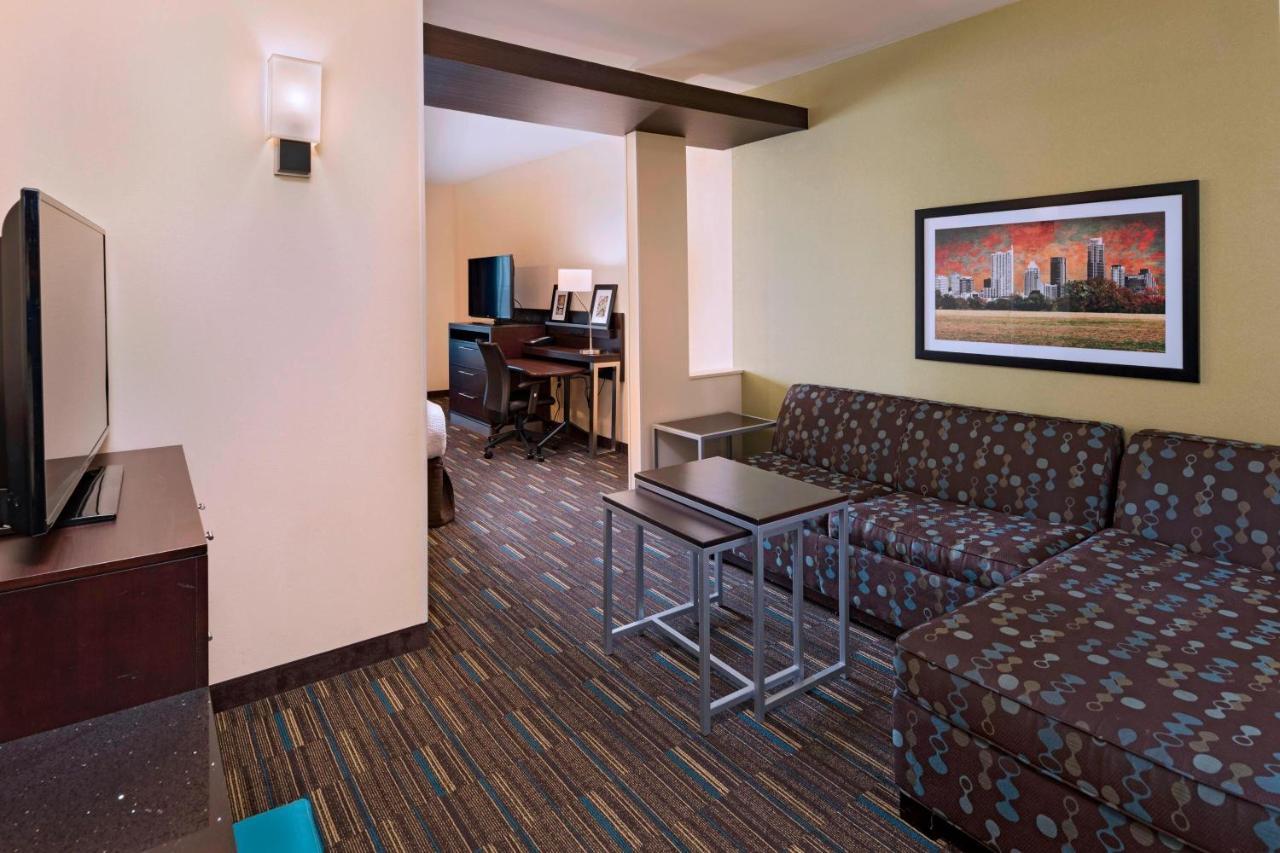 Fairfield Inn And Suites By Marriott Austin Northwest/Research Blvd Exterior photo